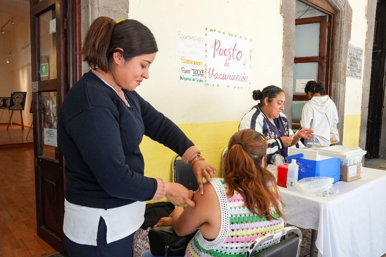 Invita Ayuntamiento de Tlaxcala a la ciudadanía a vacunarse contra el sarampión en módulo de la SESA
